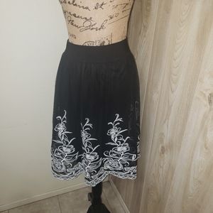 Alfani size large elastic waist skirt with embroid
